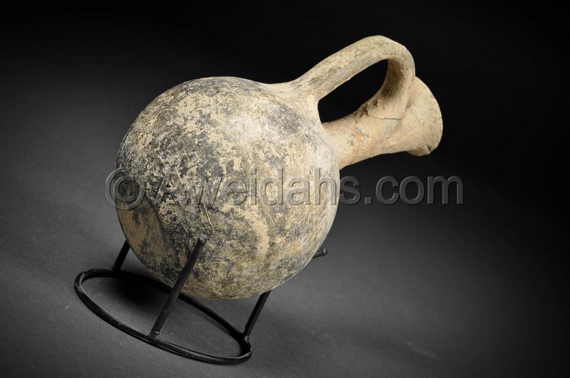 Phoenician burnished pottery wine pitcher,  Iron Age, 900 BC