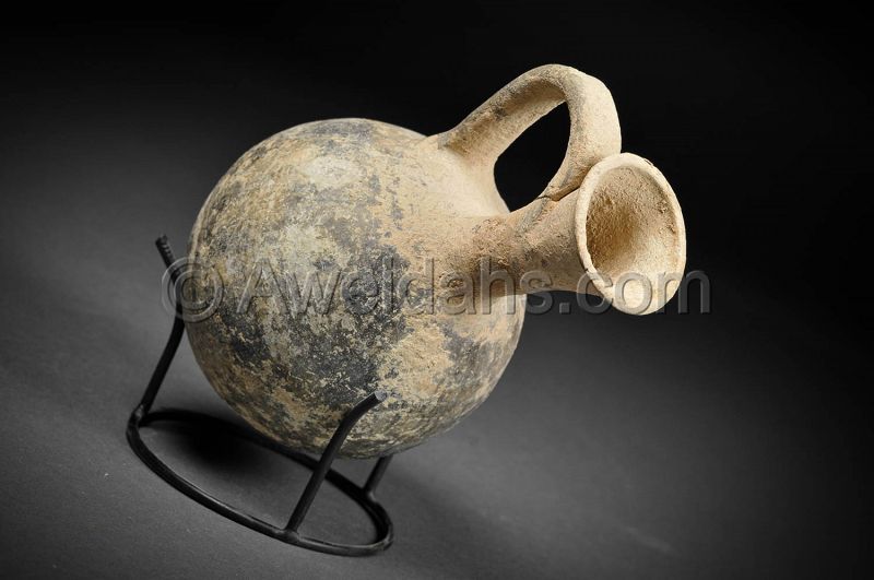 Phoenician burnished pottery wine pitcher,  Iron Age, 900 BC