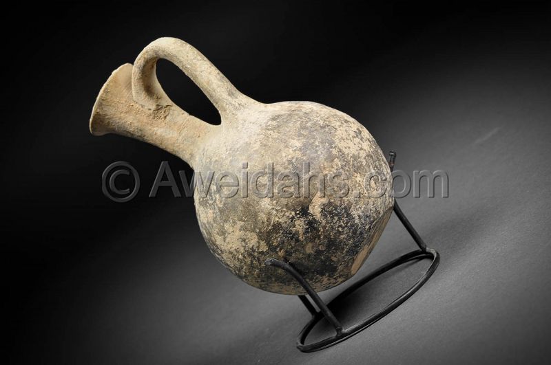 Phoenician burnished pottery wine pitcher,  Iron Age, 900 BC