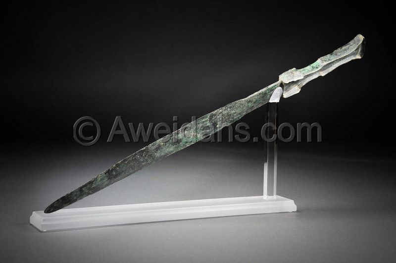 Ancient bronze short sword, 1000 – 800 BC