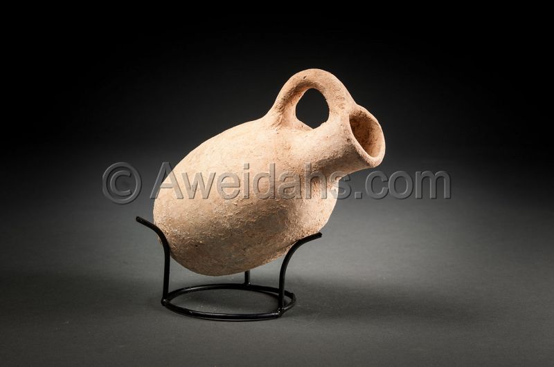 Ancient biblical Iron Age pottery oil juglet, 1000 BC
