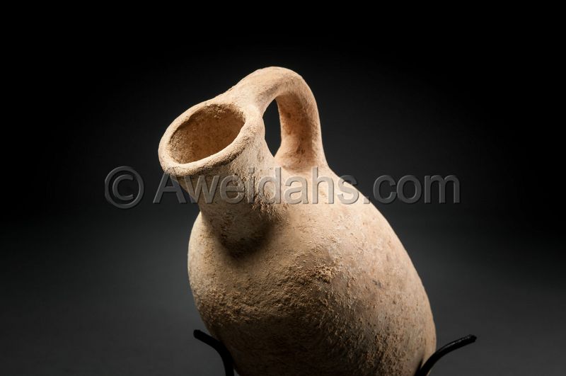 Ancient biblical Iron Age pottery oil juglet, 1000 BC