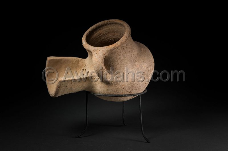 ANCIENT IRON AGE POTTERY BEER JUG WITH S STRAINER, 1000 BC