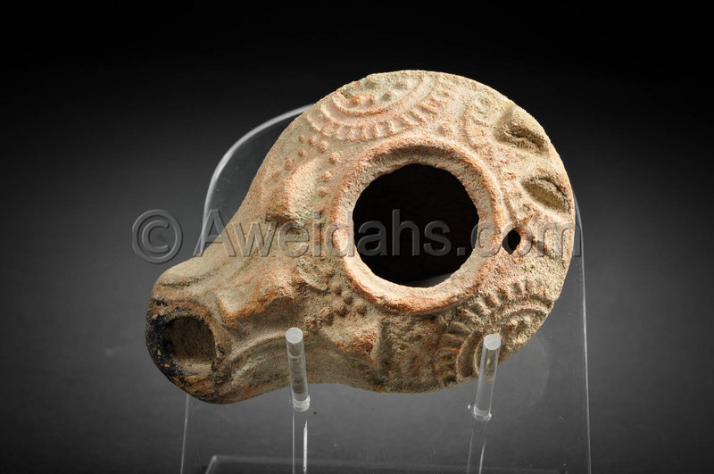 Roman highly decorated terracotta oil lamp, 200-300 AD