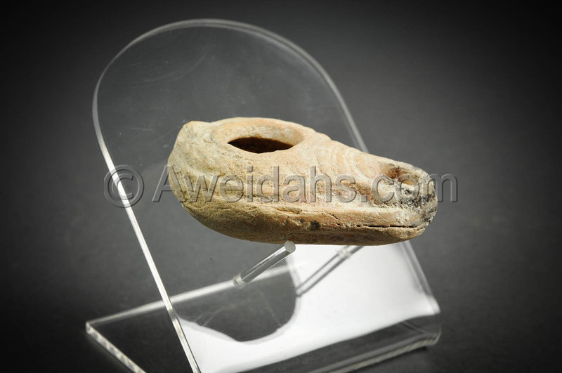 Ancient Roman beit natif type clay oil lamp, 400 AD
