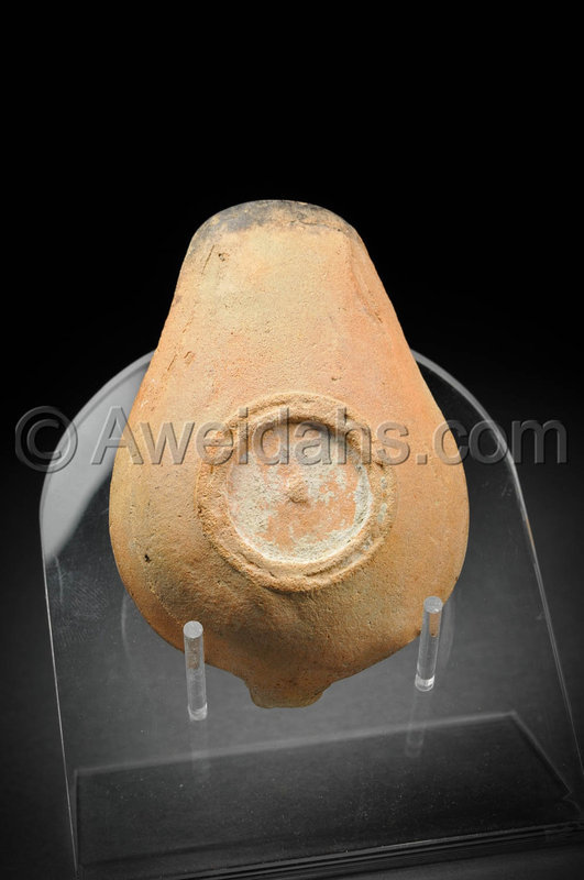 Roman decorated terracotta oil lamp, 400 AD