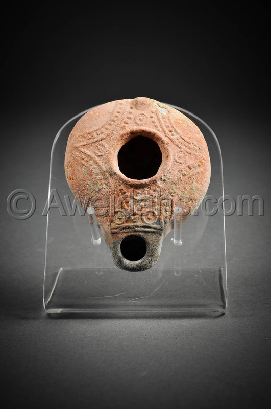 Roman terracotta oil lamp, 100 - 300 A.D.