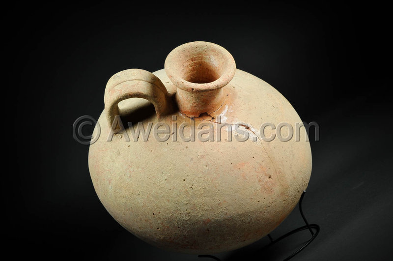 Canaanite Late Bronze Age pottery wine pitcher, 1550 BC