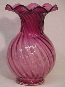 Pilgrim Cranberry 10&quot; Swirl Optic Vase
