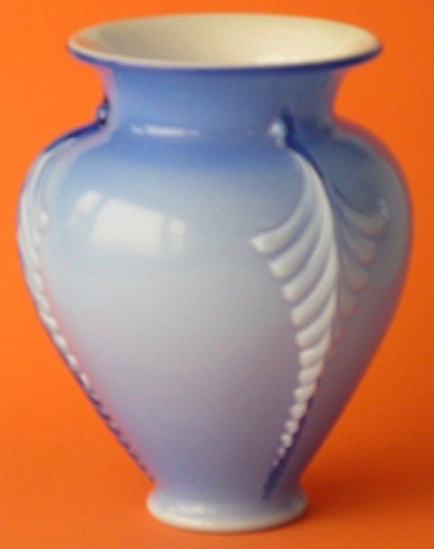 Fenton Cased Blue 3-Panel Feathered Vase
