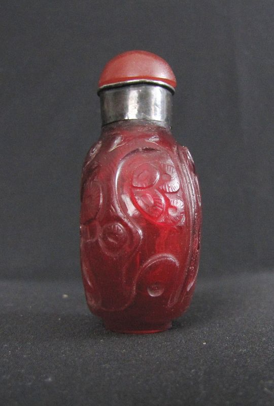 Antique Ruby Red Chinese Glass Snuff Bottle
