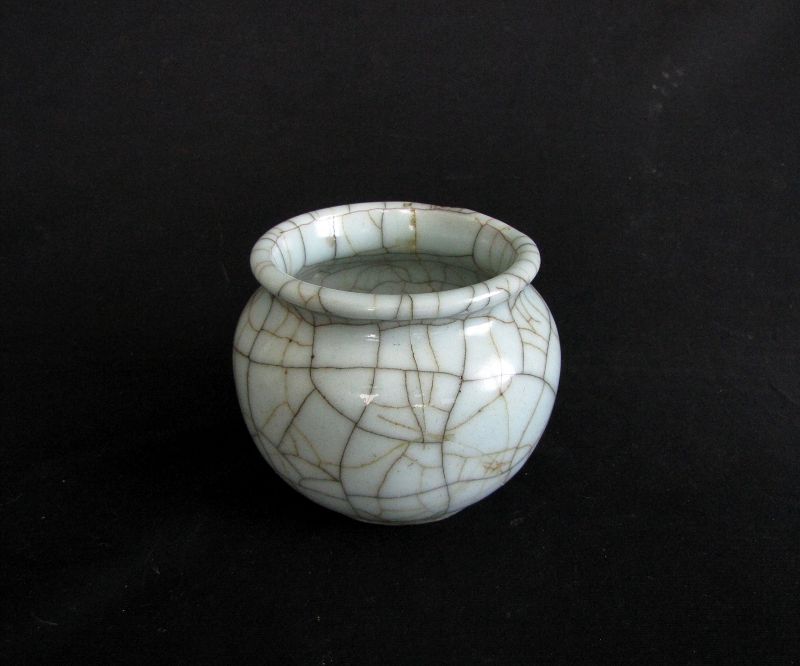 Qing Dynasty Ge Ware Jar: free shipping