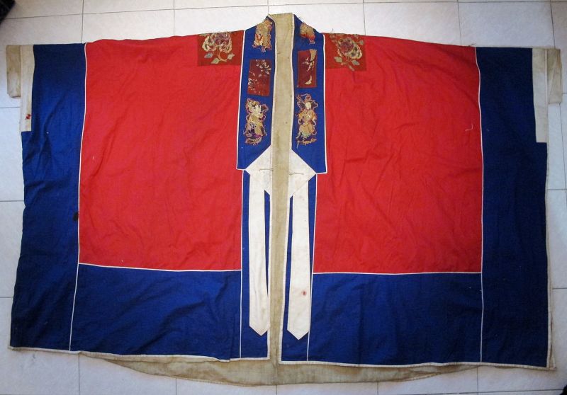 Yao Shaman's Robe: Free Shipping