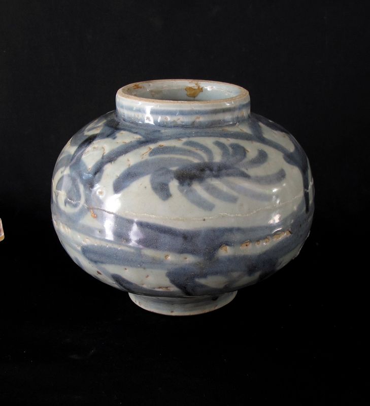 Ming Blue and White Jar 明朝: Free Shipping