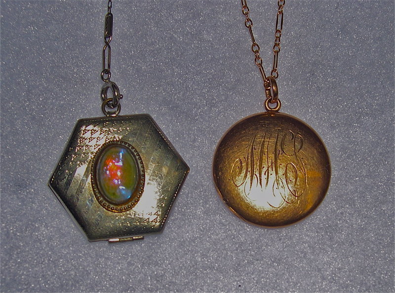 Vintage Ea Locket Jelly Opal Dragons Breath Glass or Signed Hough