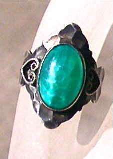 Vintage Unsg'd Sterling Green Jade Peking Art Glass Ring