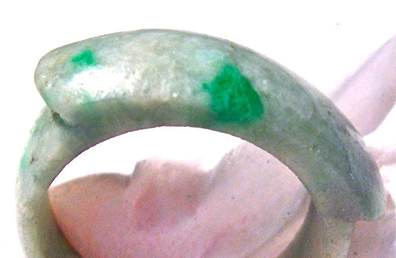 Antique One Piece Asian Chinese Carved Green Jade Saddle Ring