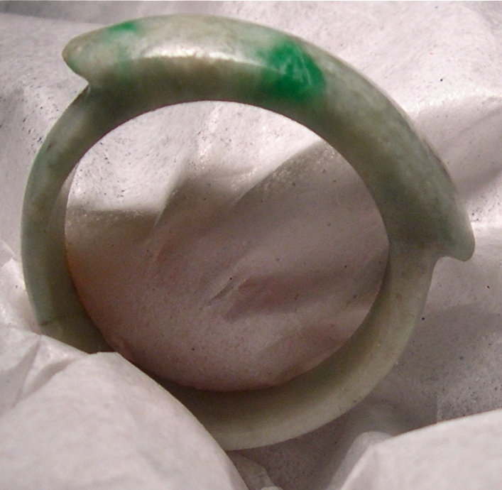 Antique One Piece Asian Chinese Carved Green Jade Saddle Ring