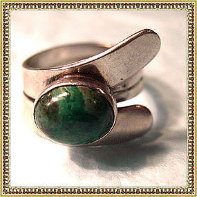 Vintage Signed Modernist Sterling Silver Ring Green Cab