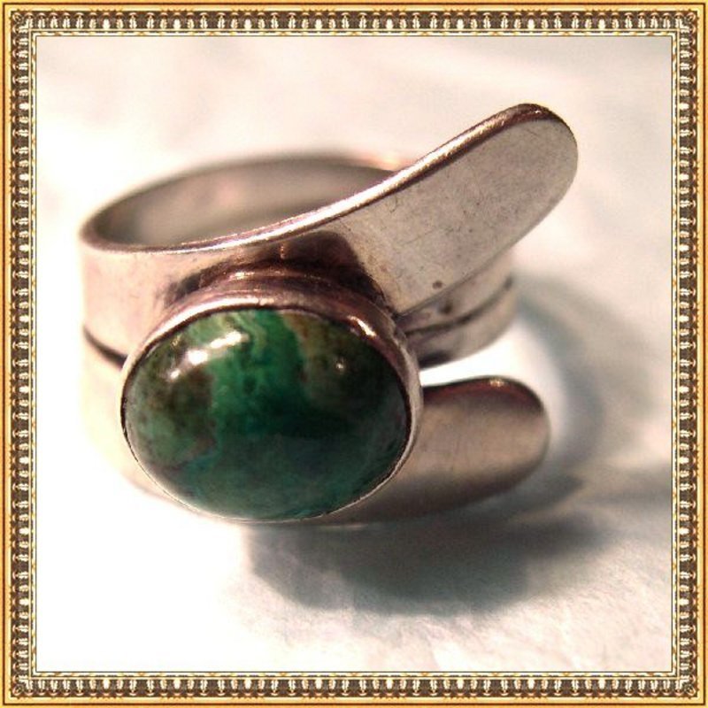 Vintage Signed Modernist Sterling Silver Ring Green Cab