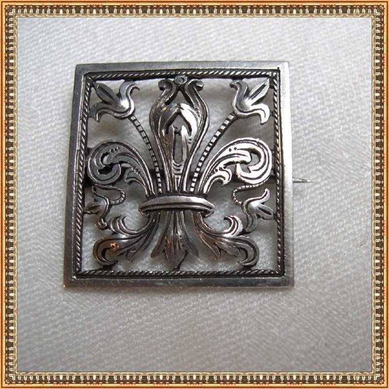 Antique Victorian 800 Silver Pin Tube Hinge Curly C Cut Work Fleur