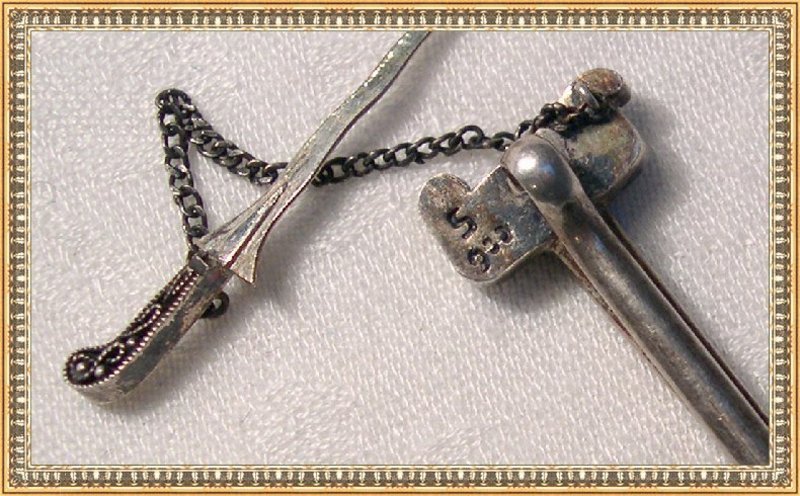 Vintage 900 Silver Dagger Sword Scabbard Clip Pin
