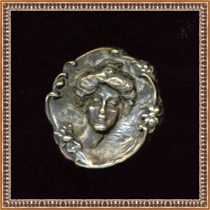 Vintage "GIBSON GIRL" Art Nouveau Silver Plated Button