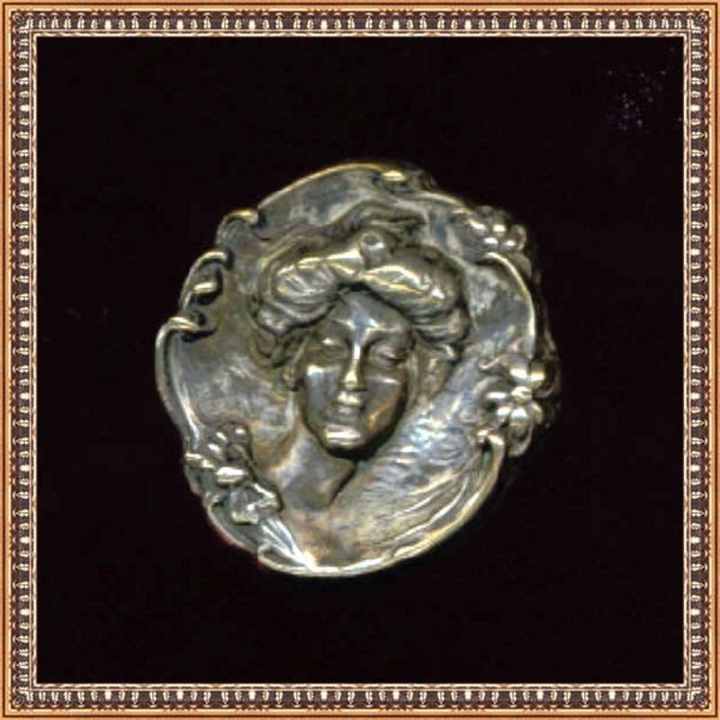 Vintage &quot;GIBSON GIRL&quot; Art Nouveau Silver Plated Button