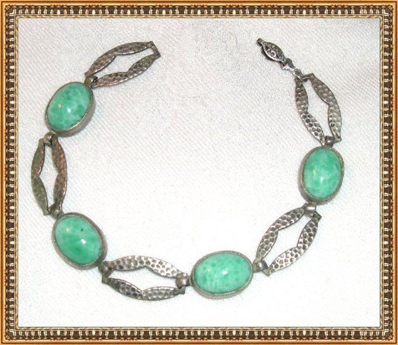Green Peking Glass Art Deco Hammered Czecho Bracelet