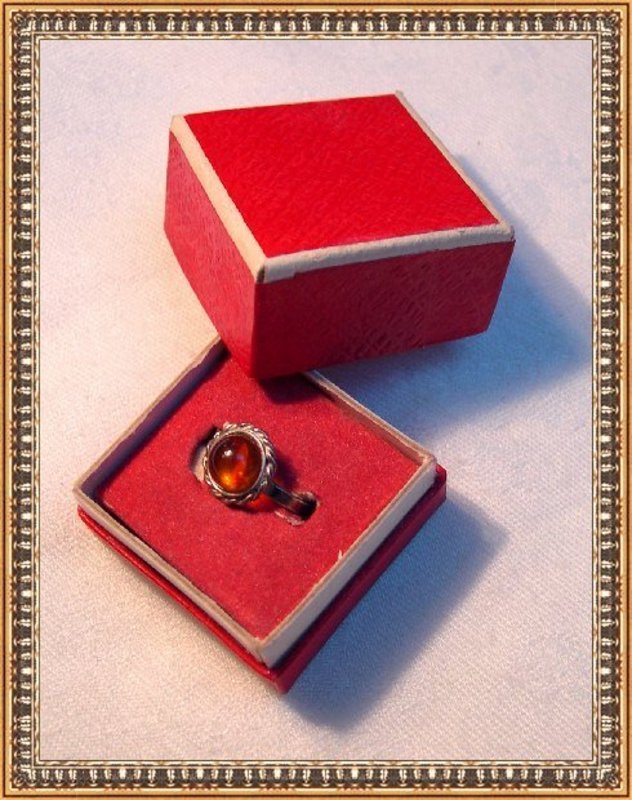 Vintage 800 Silver Amber Ring &quot;MR&quot; in Signed Red Box