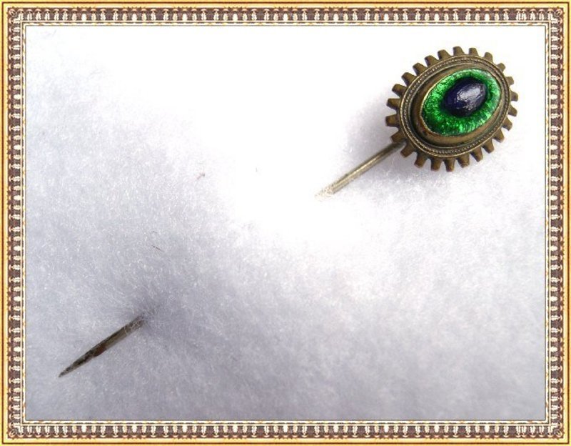 Vintage Edwardian Peacock Eye Art Glass Stick Pin