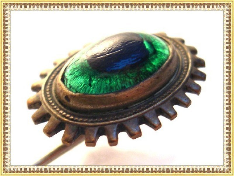 Vintage Edwardian Peacock Eye Art Glass Stick Pin