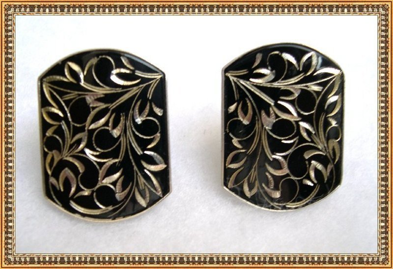 Vintage Signed Sterling Amita Earrings Black Enamel SB