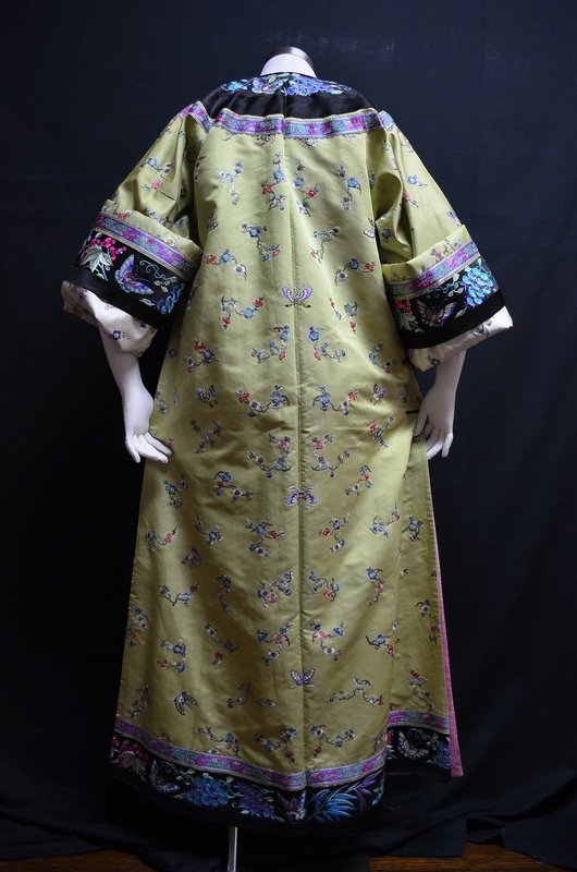 Antique Chinese embroidered silk robe -Manchu Changfu 2