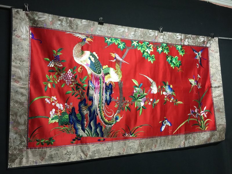 Antique Chinese embroidered silk tapestry- details