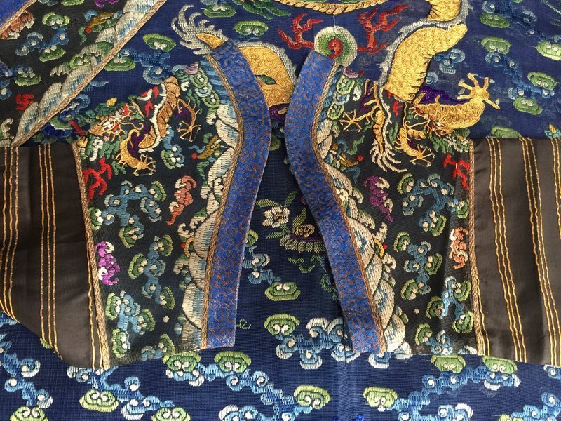 Antique Chinese embroidered summer dragon silk robe, Jifu, Details 2