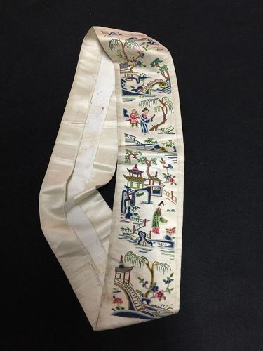 Antique Chinese robe sleeve band embroidered silk - Pekinese stitch
