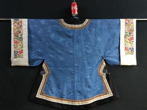 Antique Chinese embroidered blue silk robe - Intricate Stitch Sleeves
