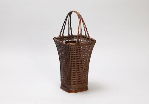 Karamono basket made by Tanabe Chikuunsai Ⅰ