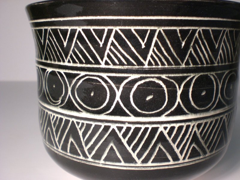 Black &amp; White Katagami Incised teabowl (1127)