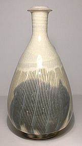 Combed Slip &Ao Splashed Bottle vase