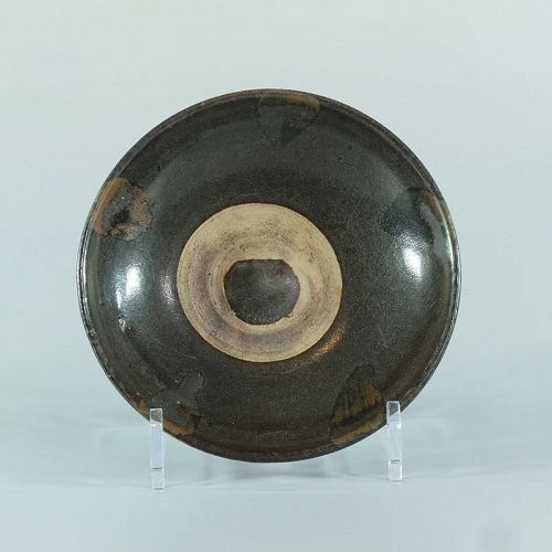 A Northern Chinese black ware dish, Jin to Yuan dynasty