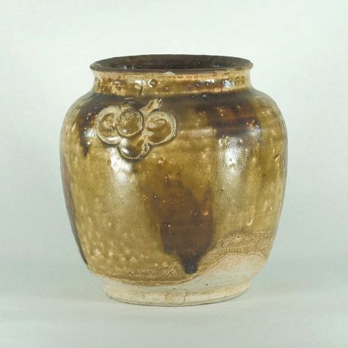 A Chinese Changsha kiln jar, Tang dynasty
