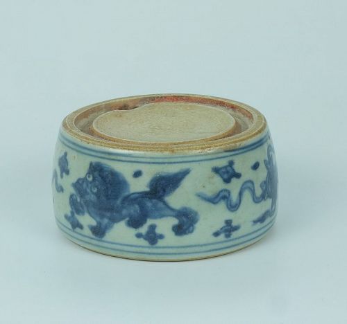 A Chinese, blue and white glazed, Inkstone, late Ming dynasty