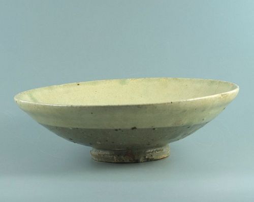 A Korean white glazed bowl, Joseon dynasty