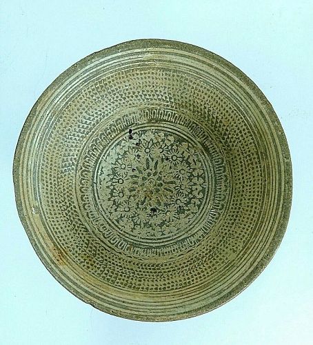 A Korean Buncheong inlaid-slip deep bowl; C16th