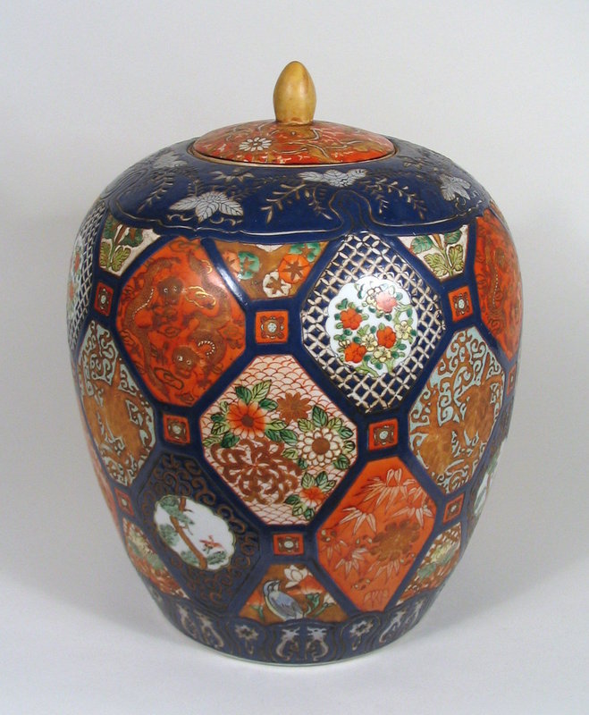 Large Chinese Imari Lidded Jar