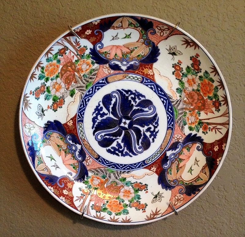 Fine Japanese Imari Charger, 19th C., Meiji