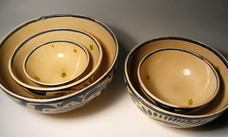 Set of Five Vintage Blue &amp; White Mexican Nesting Bowls