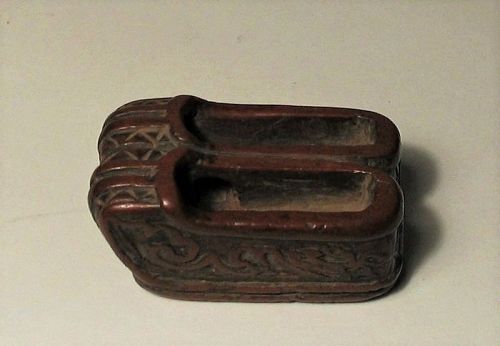 Fine Chinese Toggle of Carved Pair of Shoes